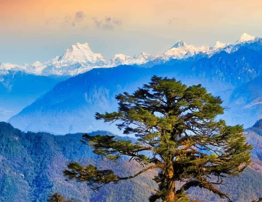 Gangkhar-Puensum-the-highest-peak-of-Bhutan-